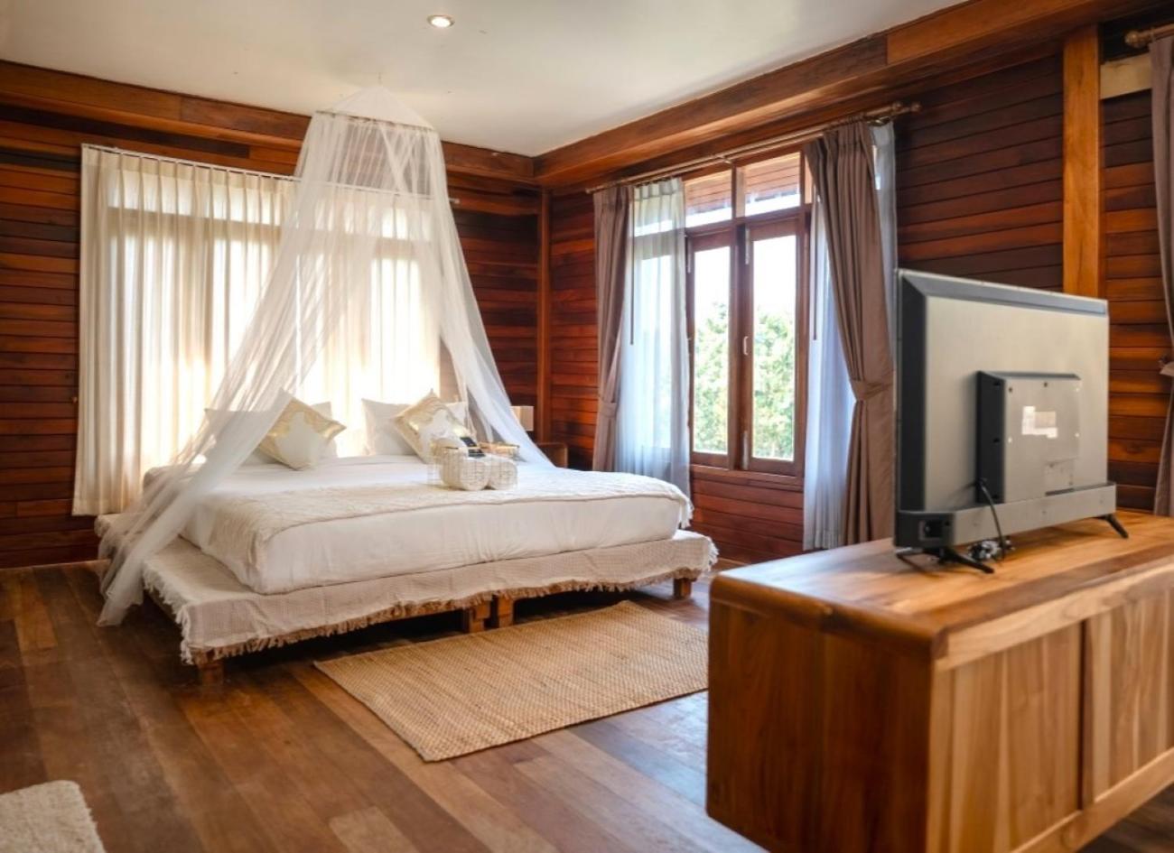 Wooden Chalet,1601682297:JPEG